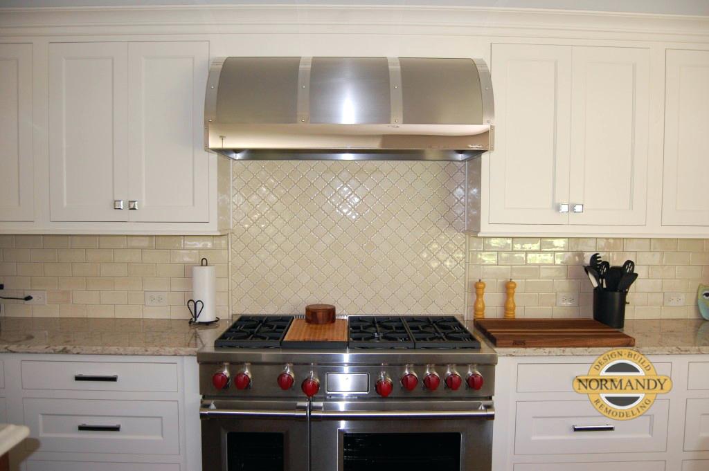 range hood chimney style read more like this cabinet range hood chimney hood hood hood styles kitchen hoods metal range hood range hood a chimney style range hood front